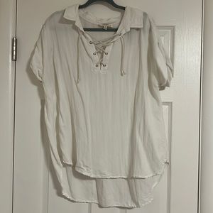 Umgee Linen Blend White Relaxed Fit Top